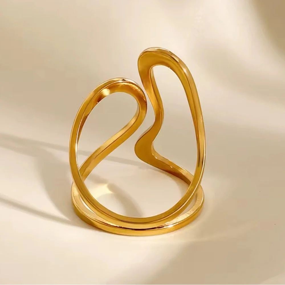 Avangarde Gold Irregular Ring